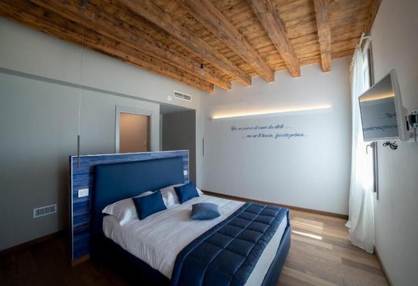 Номер Deluxe, K Farm