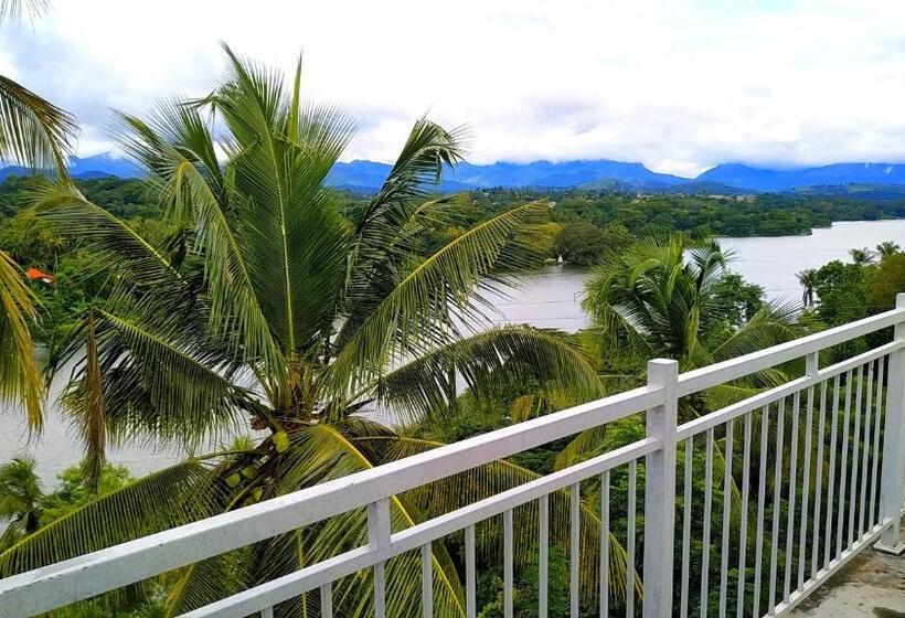 带景观的三人标准房间, Mahaweli View Inn