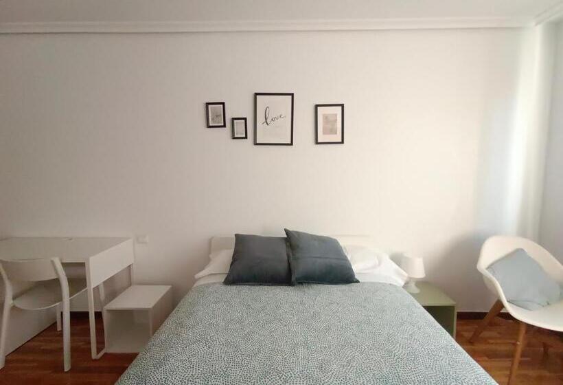 침실 4개 주택, El Portazgo Restaurante Hostal La Cisterniga