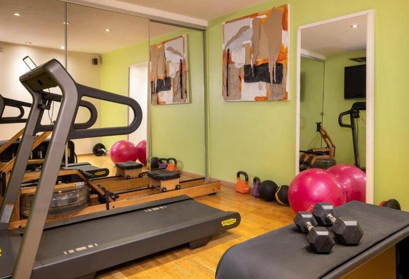 1 Bedroom Penthouse Apartment, Maison Lavaud