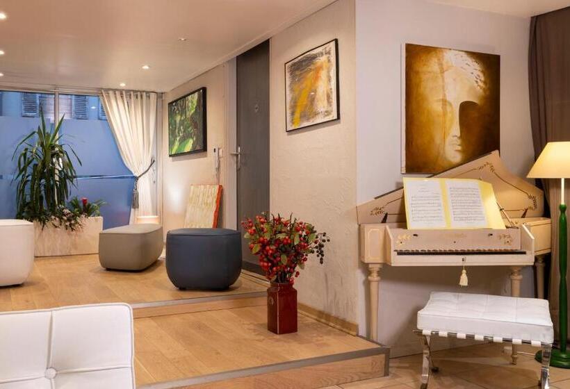 1 Bedroom Penthouse Apartment, Maison Lavaud