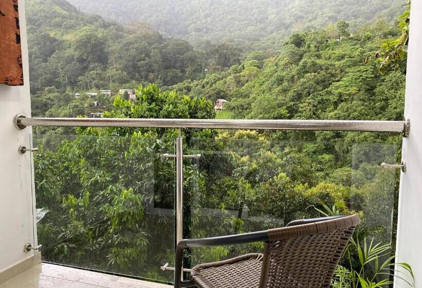 주니어 스위트, Montes De Beraka