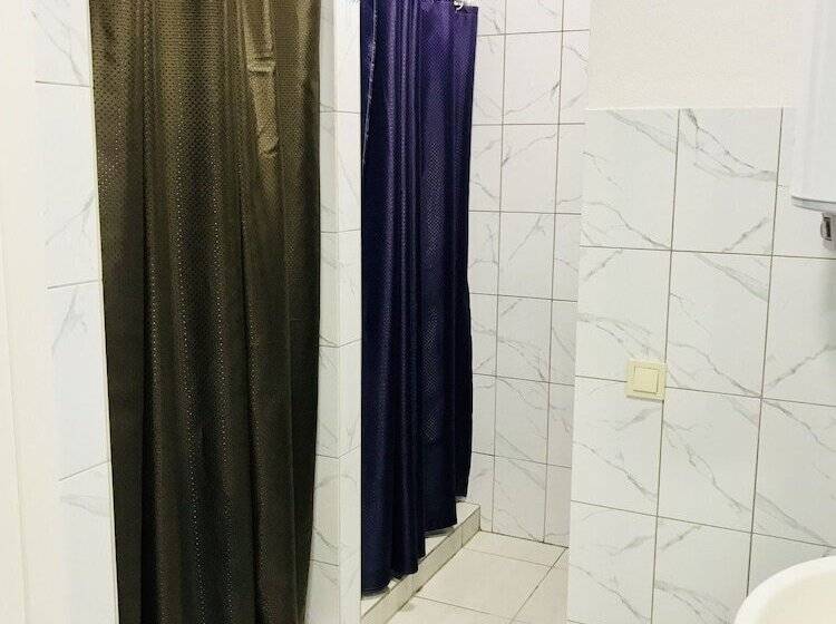 اتاق استاندارد سه تخته با بالکن, Pid Vysokym Zamkom Hostel