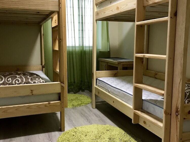 اتاق استاندارد با تخت‌های تاشو, Pid Vysokym Zamkom Hostel