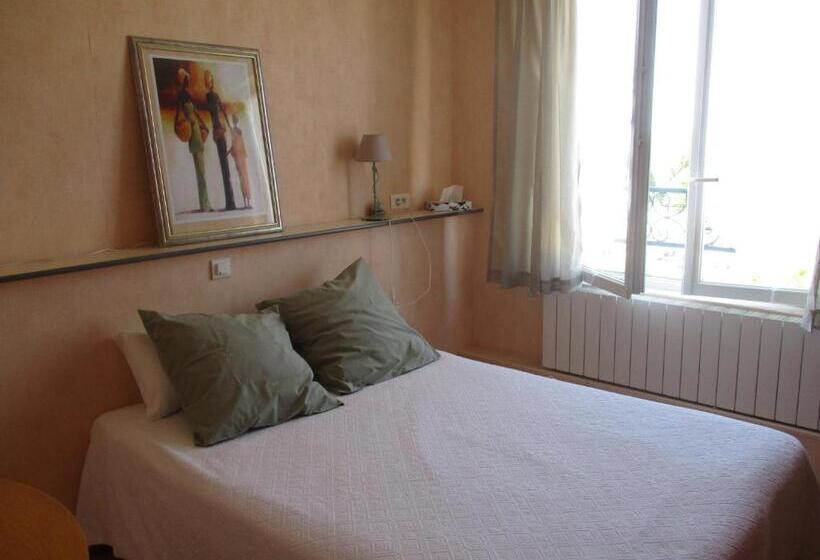 Номер Стандарт Вид на Сад, Auberge Au Bon Accueil