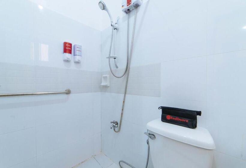 デラックストリプルルーム, Reddoorz Plus @ San Roque Roxas City