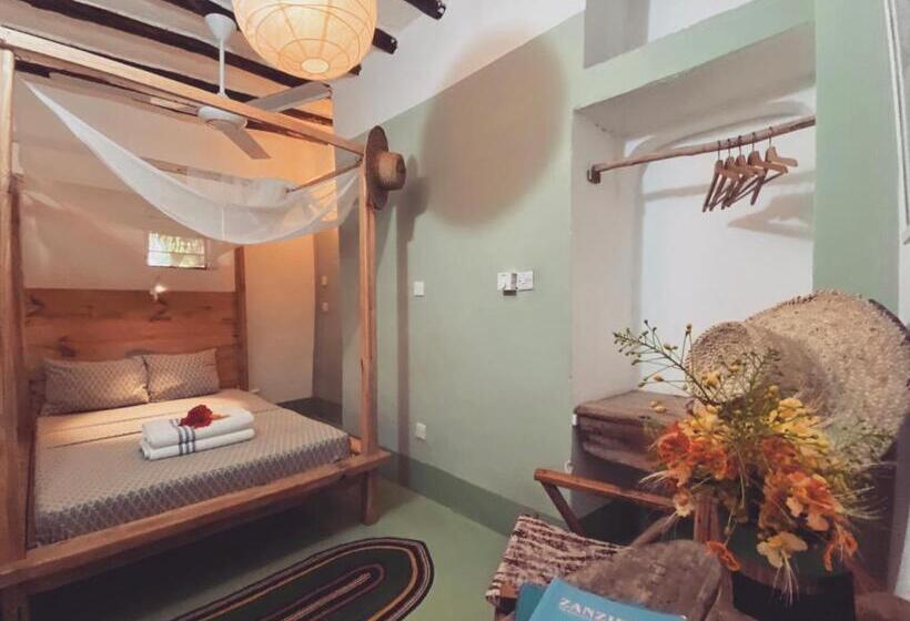 Quarto Economy, Mama Root