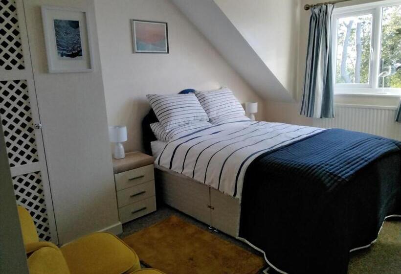 Номер Стандарт, Summat Else B & B