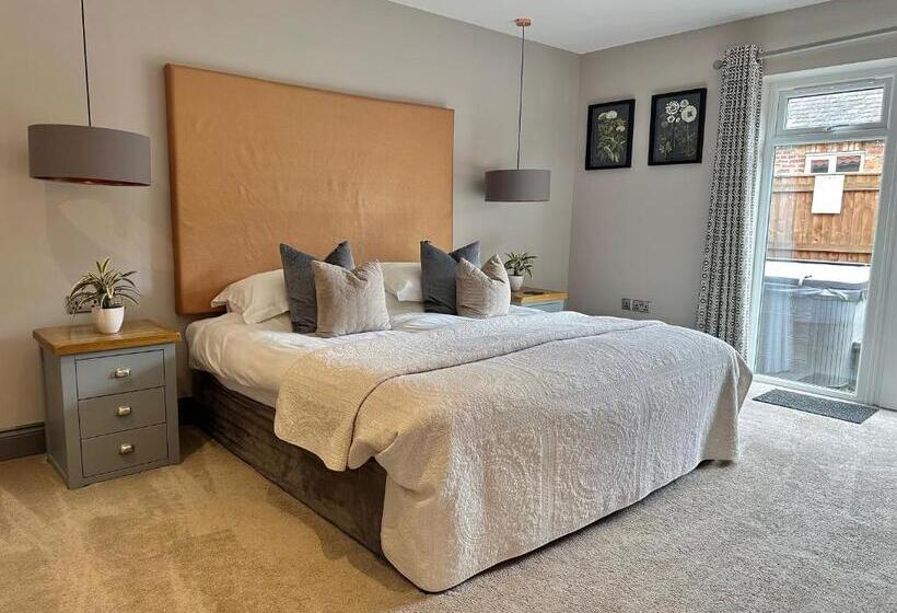 Quarto Estandar Cama King, Grange Farm Park