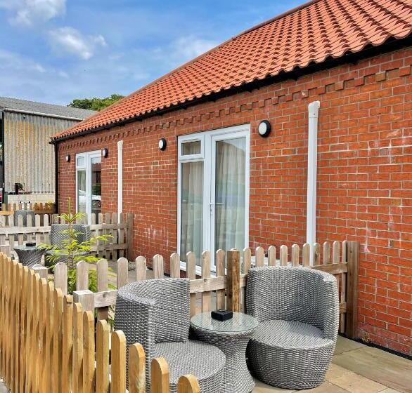 Quarto Estandar 2 Camas Casal, Grange Farm Park