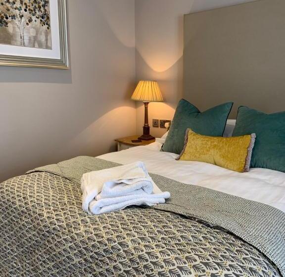 Quarto Estandar 2 Camas Casal, Grange Farm Park