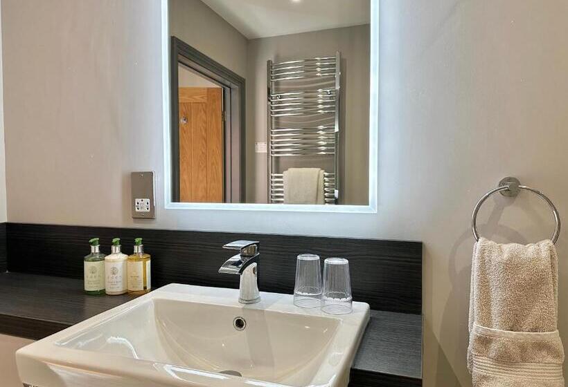 Quarto Estandar 2 Camas Casal, Grange Farm Park