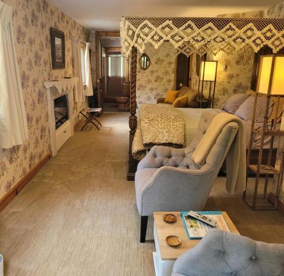 套房, Whisperin' Pines Chalet