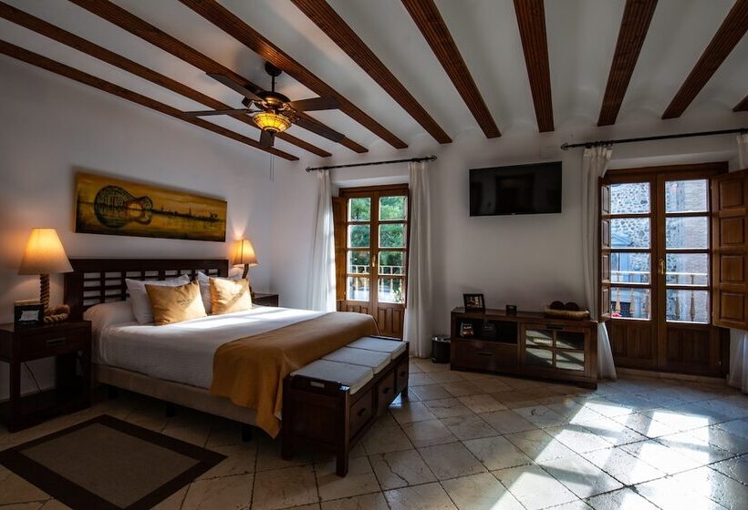 سوییت جونیور با بالکن, Entre Dos Aguas Hotel Boutique