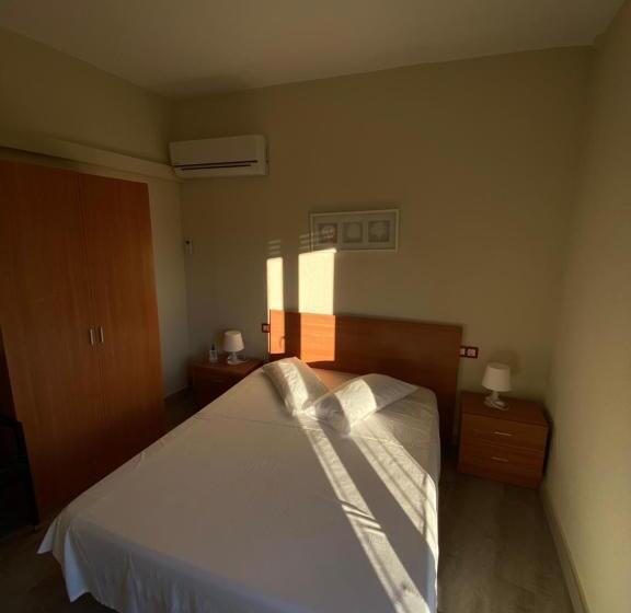 Номер Стандарт, Hostal Restaurant Casa Comaulis