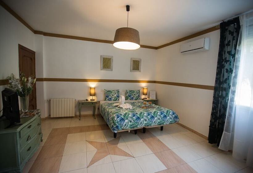 اتاق استاندارد, Hostal Escala Suites