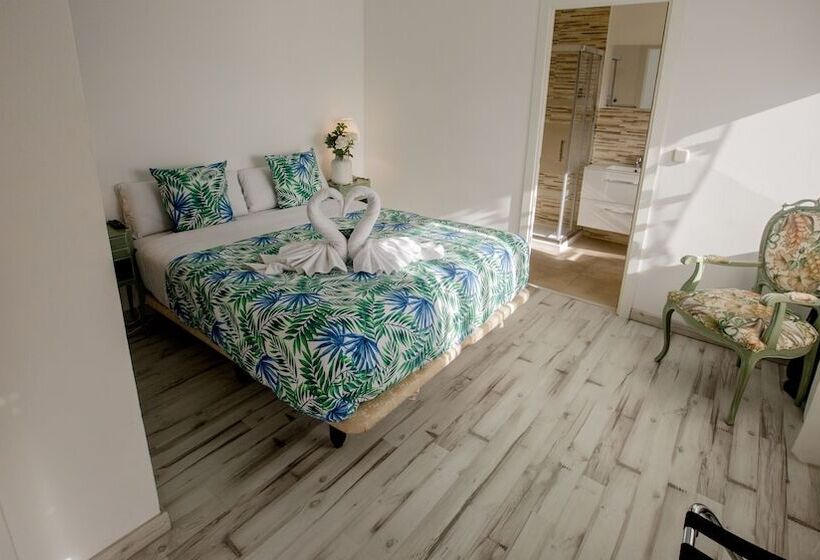 اتاق استاندارد, Hostal Escala Suites