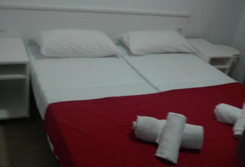 Номер Стандарт Вид на Море, Hostal Cubelles