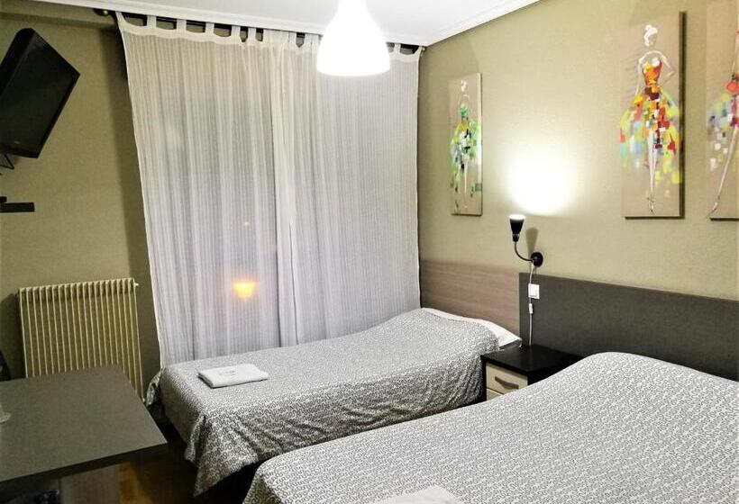 غرفة قياسية مع حمام خارجي, Pension Santiago