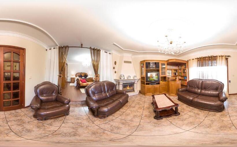 سوئیت پرزیدنت, Casa Da Quinta Nova