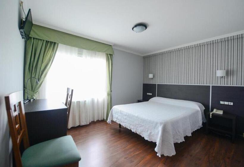 اتاق استاندارد یک نفره, Hospedaxe A Vila