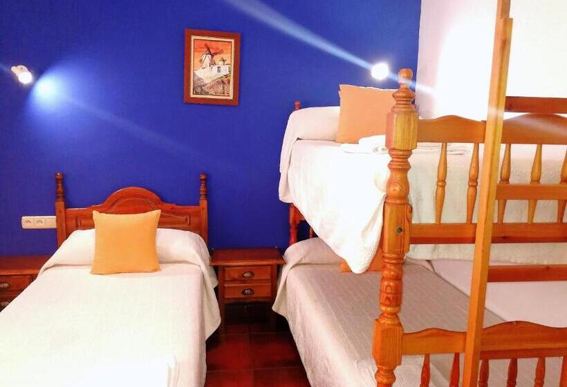 Семейный Номер, Hostal Restaurante Ego's