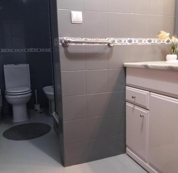 اتاق استاندارد سه نفره, Guest House Guerra Junqueiro