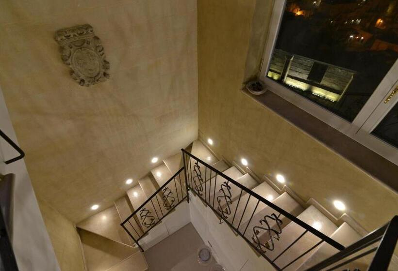 مجموعه ویستا شهر, Antica Torre Di Iuso