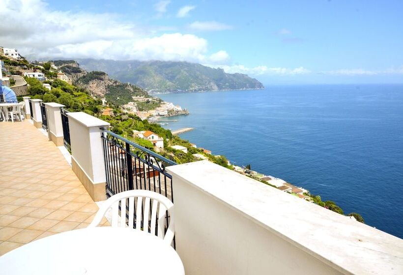 阁楼房, Amalfi Hills