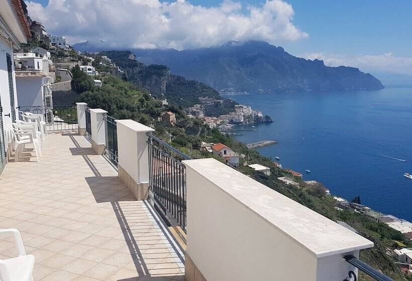 阁楼房, Amalfi Hills