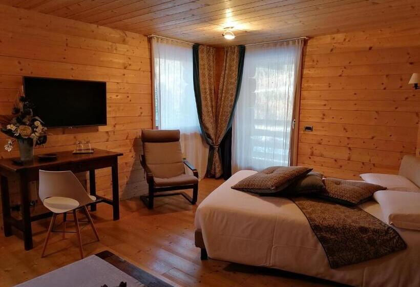 Трехместный Номер Стандарт с Балконом, Au Rascard