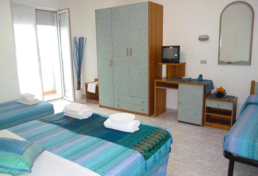 Номер Стандарт Трехместный, Residence Bluadria