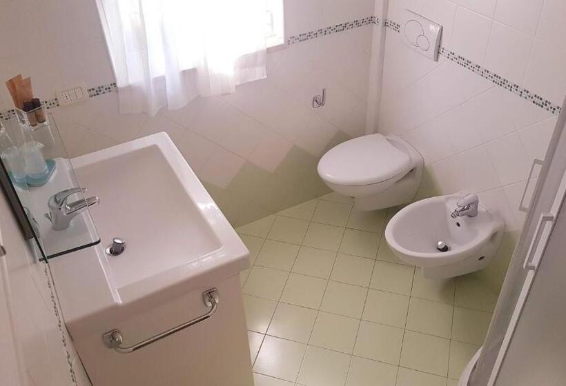 Студия Стандарт, Salvia E Rosmarino   Affittacamere In Liguria