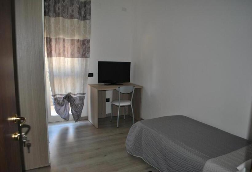 Одноместный Номер с Террасой, Raxul Room