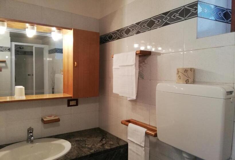 استودیوی استاندارد, Residence Pavou