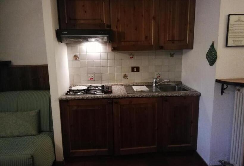 Economy Triple Room, Residence Pavou
