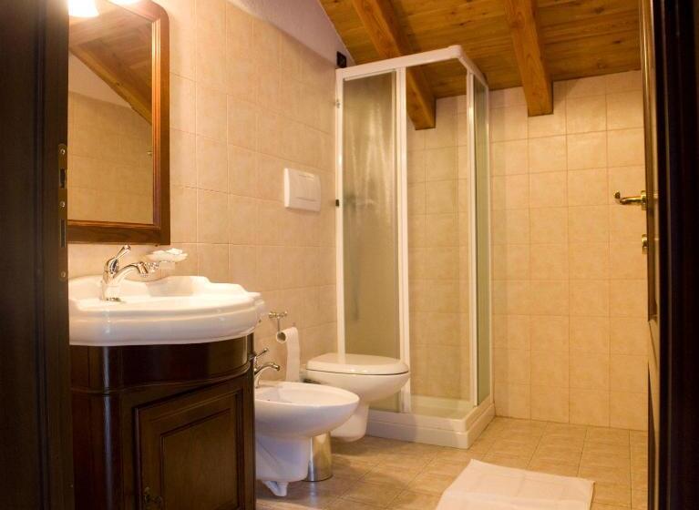 اتاق ساده سه‌ نفره, Locanda Lac Place Moulin
