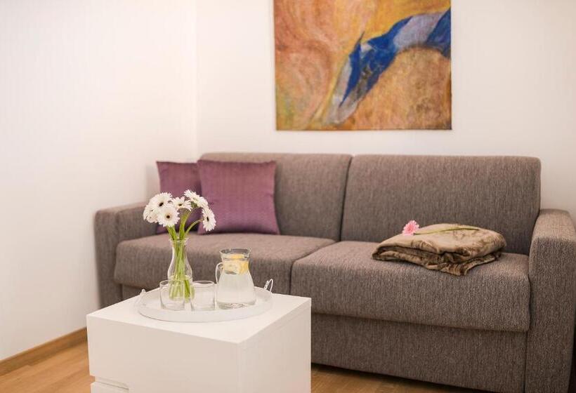 带1个卧室的豪华公寓, Residence Désirée Classic & Design