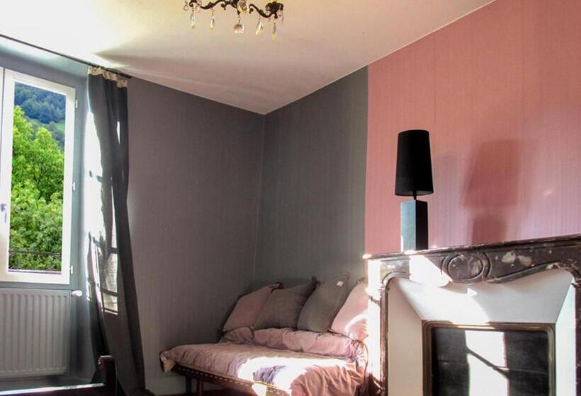 Люкс Вид на Сад, Domaine De La Jordanne   B&b