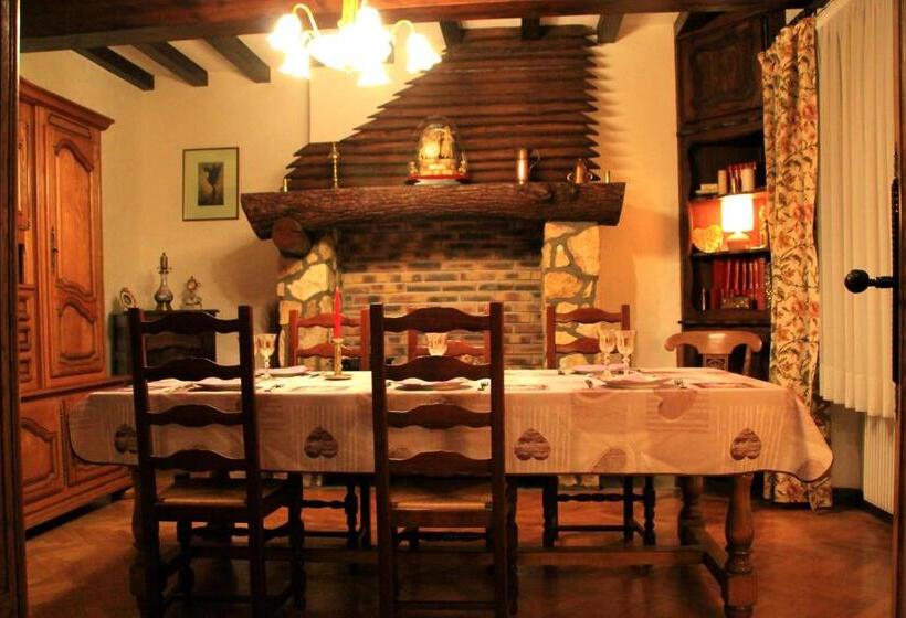 Семейный Номер, La Maison Des Chats
