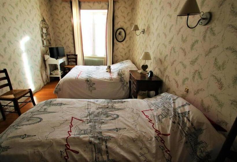 Семейный Номер, La Maison Des Chats