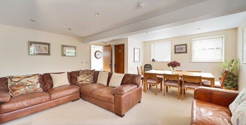 Дом 4 Спальни, Oakerthorpe Holiday Village