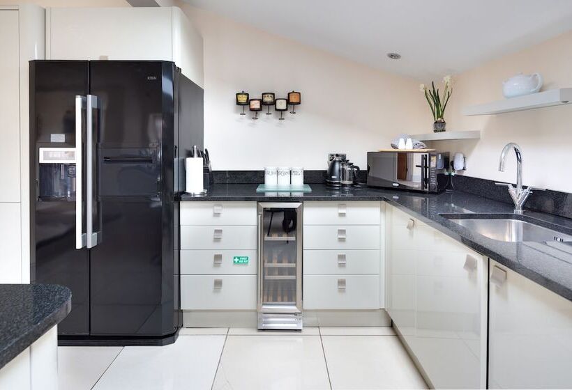 Дом 4 Спальни, Oakerthorpe Holiday Village