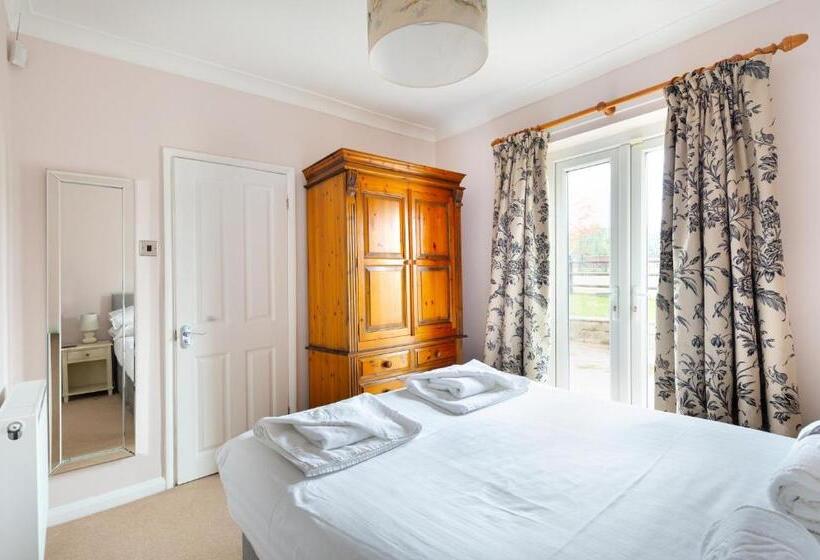 Дом 3 Спальни, Oakerthorpe Holiday Village