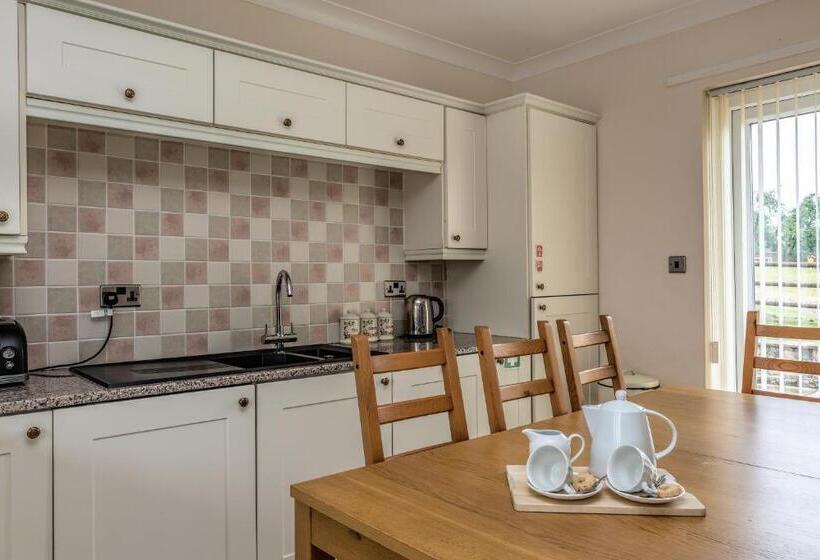 Дом 3 Спальни, Oakerthorpe Holiday Village