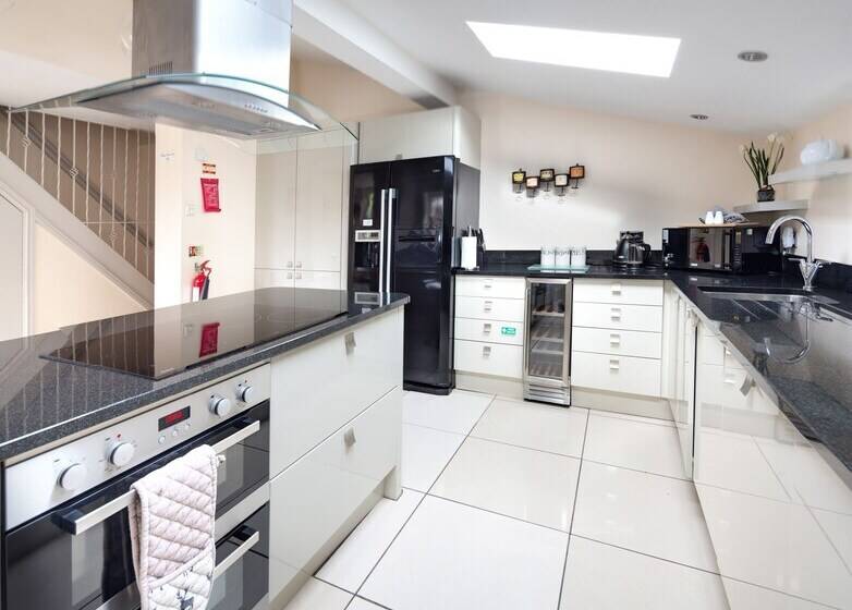 Дом 4 Спальни, Oakerthorpe Holiday Village