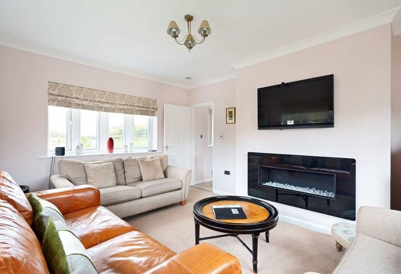 Дом 3 Спальни, Oakerthorpe Holiday Village