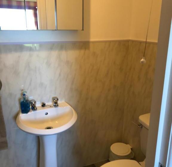 חדר משפחתי, Carnside Guest House