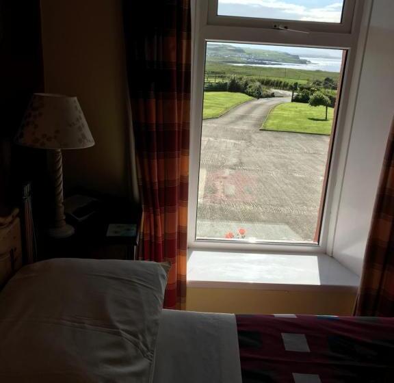 חדר סטנדרט לשלושה, Carnside Guest House
