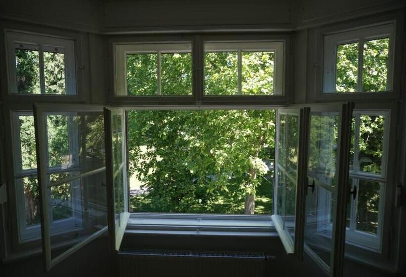 Трехместный Номер Стандарт Совместная Ванная, Gästezimmer Hozici